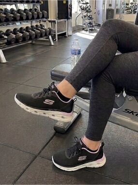 SKECHERS Glide-Step Hands Free, Women’s 7, Black Pink